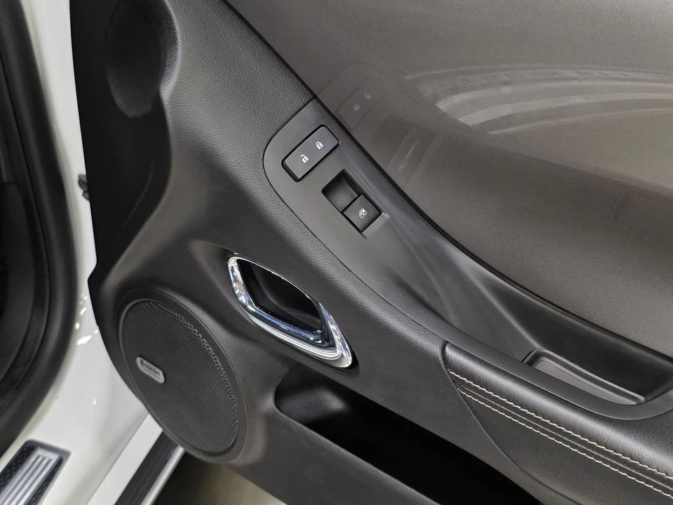 2013 Chevrolet Camaro SS 5th Gen - Image 28 of 31