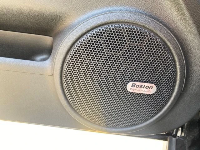 2013 Chevrolet Camaro ZL1 5th Gen - Image 23 of 29