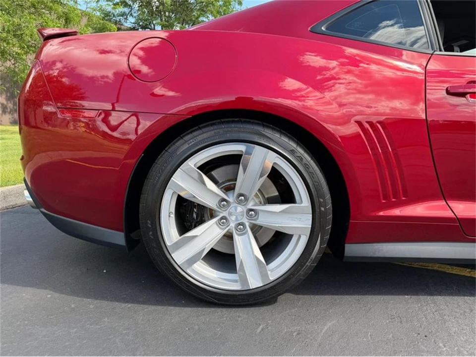 2013 Chevrolet Camaro ZL1 5th Gen - Image 14 of 31