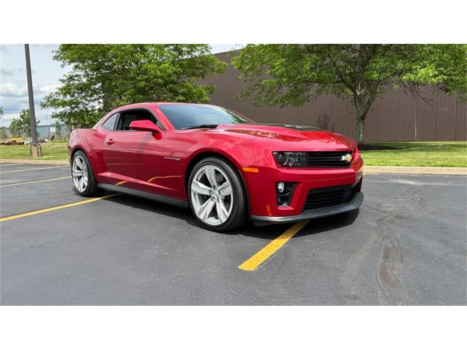 2013 Chevrolet Camaro ZL1 5th Gen - Image 4 of 31