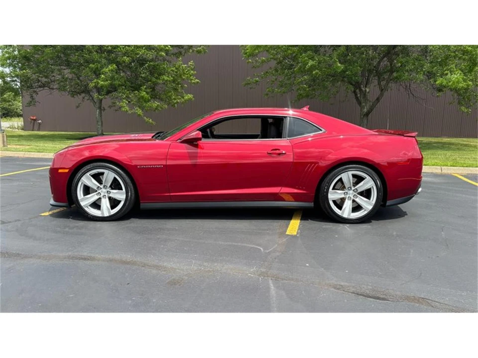 2013 Chevrolet Camaro ZL1 5th Gen - Image 24 of 31