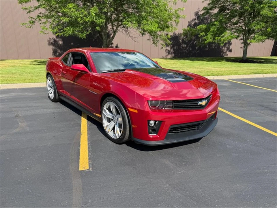 2013 Chevrolet Camaro ZL1 5th Gen - Image 6 of 31