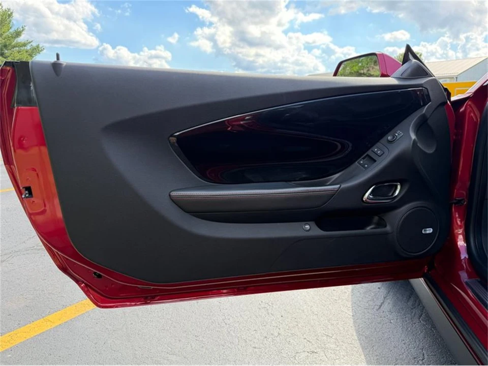 2013 Chevrolet Camaro ZL1 5th Gen - Image 26 of 31