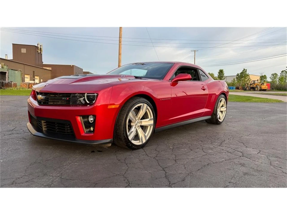 2013 Chevrolet Camaro ZL1 5th Gen - Image 25 of 31