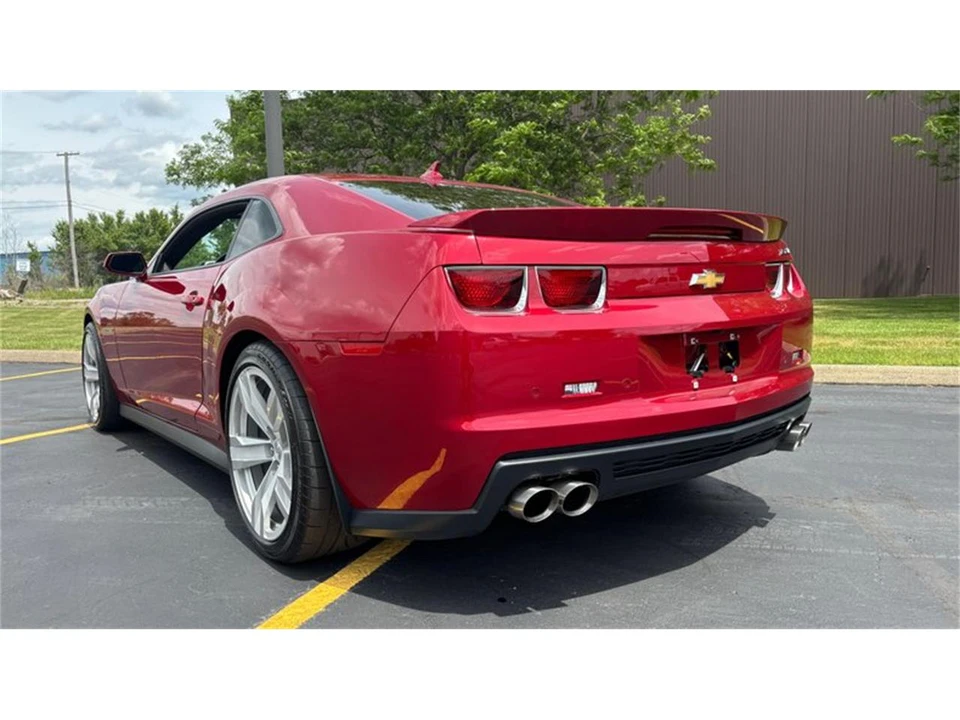 2013 Chevrolet Camaro ZL1 5th Gen - Image 21 of 31