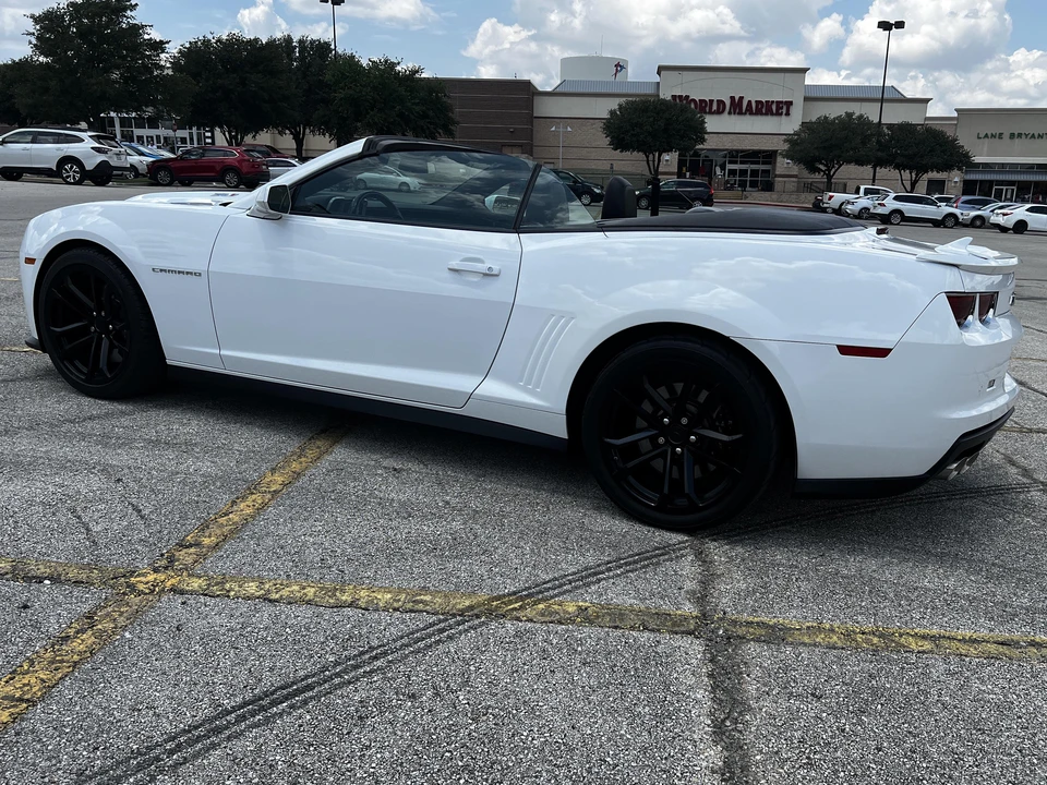 2013 Chevrolet Camaro ZL1 5th Gen - Image 18 of 31