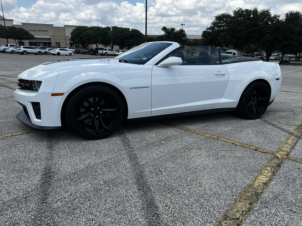 2013 Chevrolet Camaro ZL1 5th Gen - Image 11 of 31