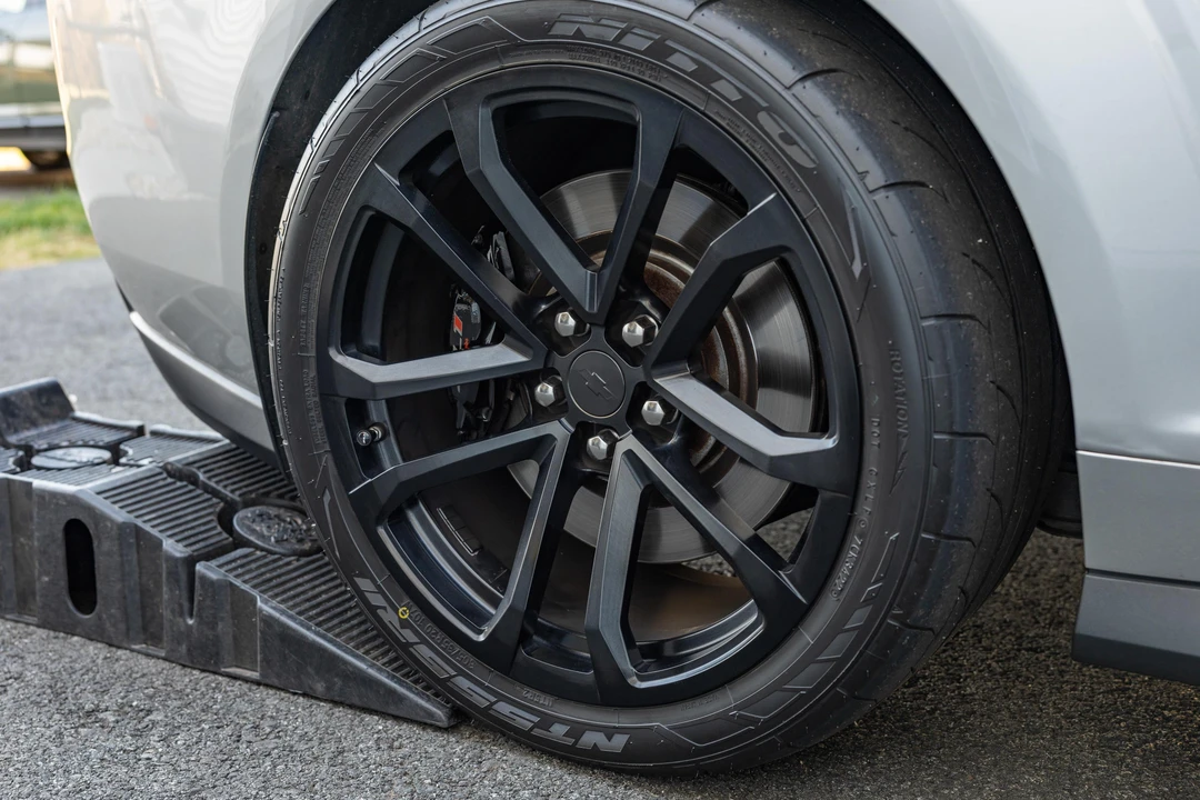 2013 Chevrolet Camaro ZL1 5th Gen - Image 25 of 31