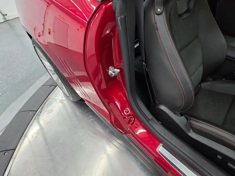 2013 Chevrolet Camaro ZL1 5th Gen - Image 26 of 31