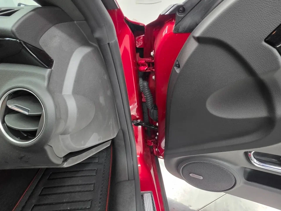 2013 Chevrolet Camaro ZL1 5th Gen - Image 27 of 31