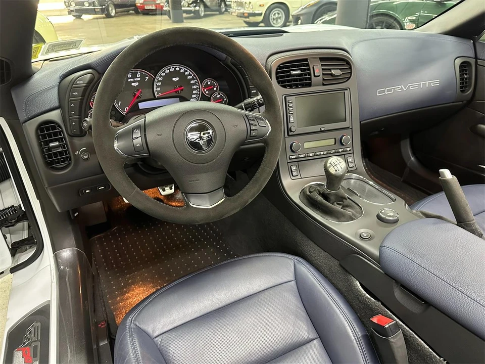 2013 Chevrolet - Image 24 of 31