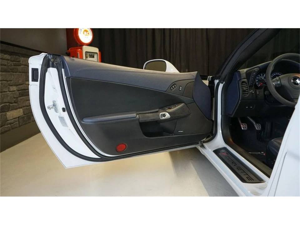 2013 Chevrolet Corvette C6 - Image 20 of 31