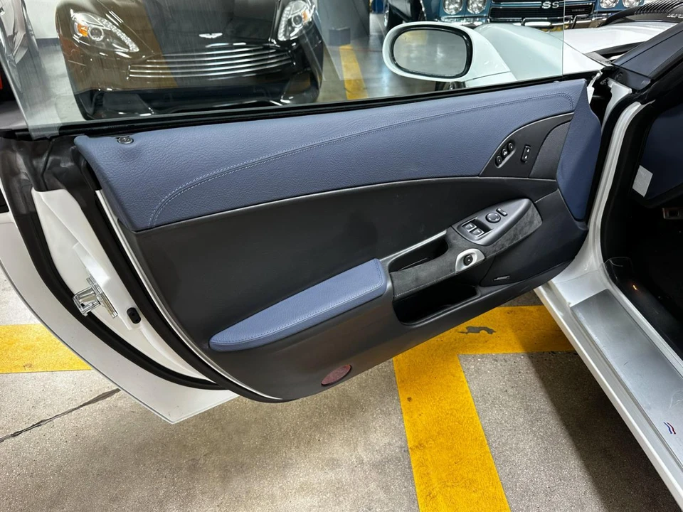 2013 Chevrolet Corvette C6 - Image 24 of 31