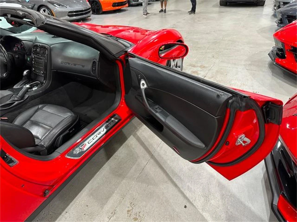 2013 Chevrolet Corvette C6 - Image 14 of 30