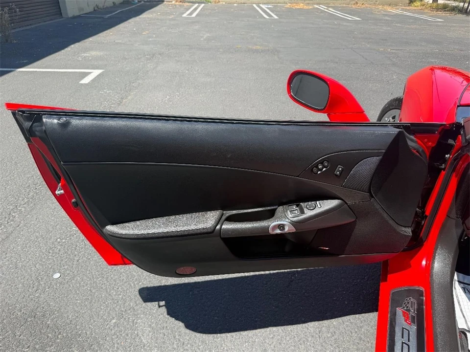 2013 Chevrolet Corvette C6 - Image 15 of 23