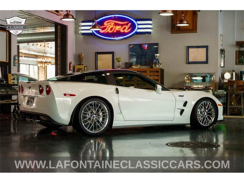 2013 Chevrolet Corvette C6 - Image 2 of 31