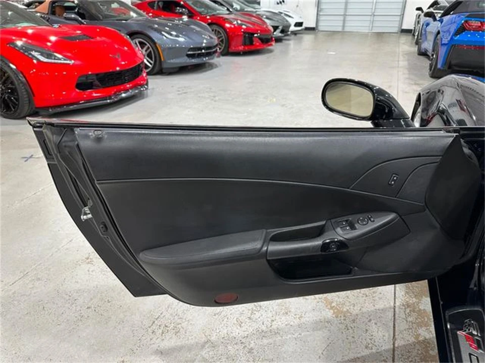 2013 Chevrolet Corvette C6 - Image 16 of 30