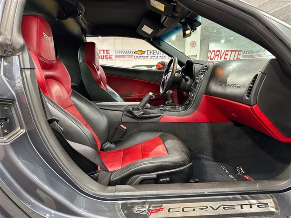 2013 Chevrolet Corvette C6 - Image 10 of 30