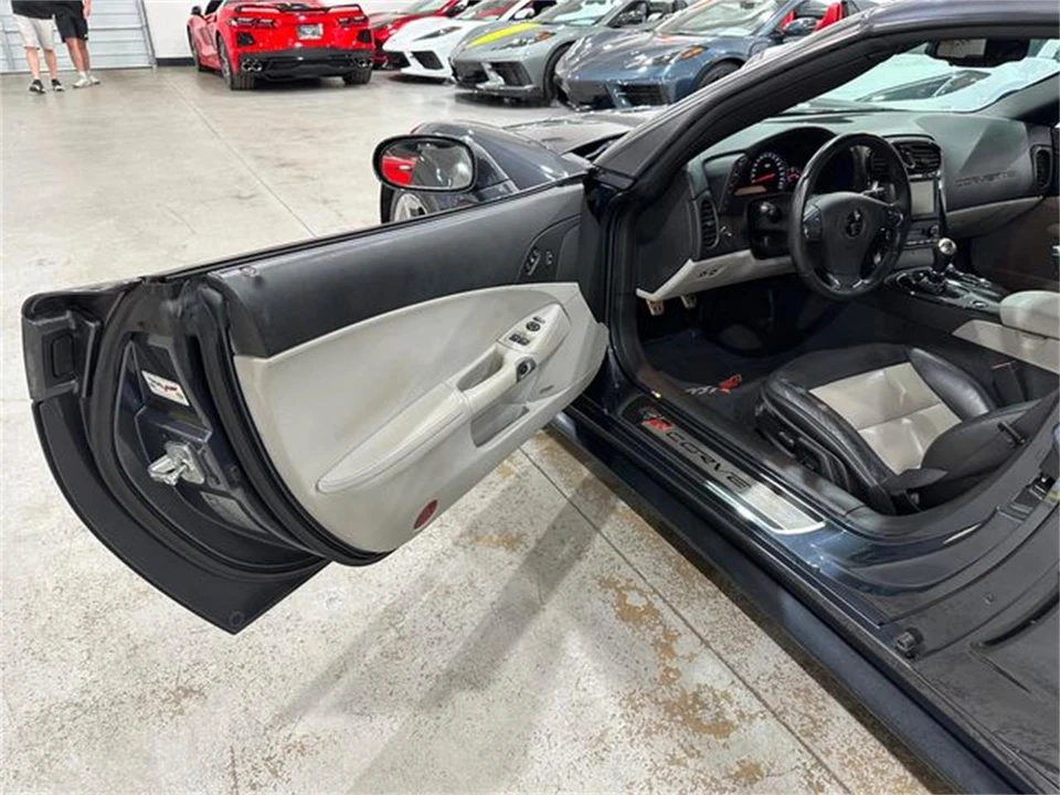2013 Chevrolet Corvette C6 - Image 14 of 30