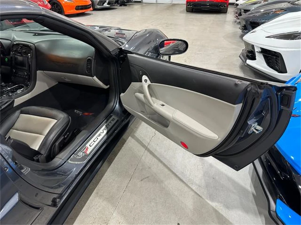 2013 Chevrolet Corvette C6 - Image 15 of 30