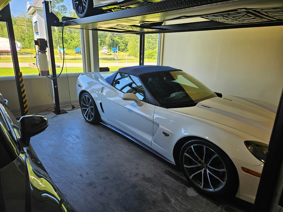 2013 Chevrolet Corvette - Image 16 of 28