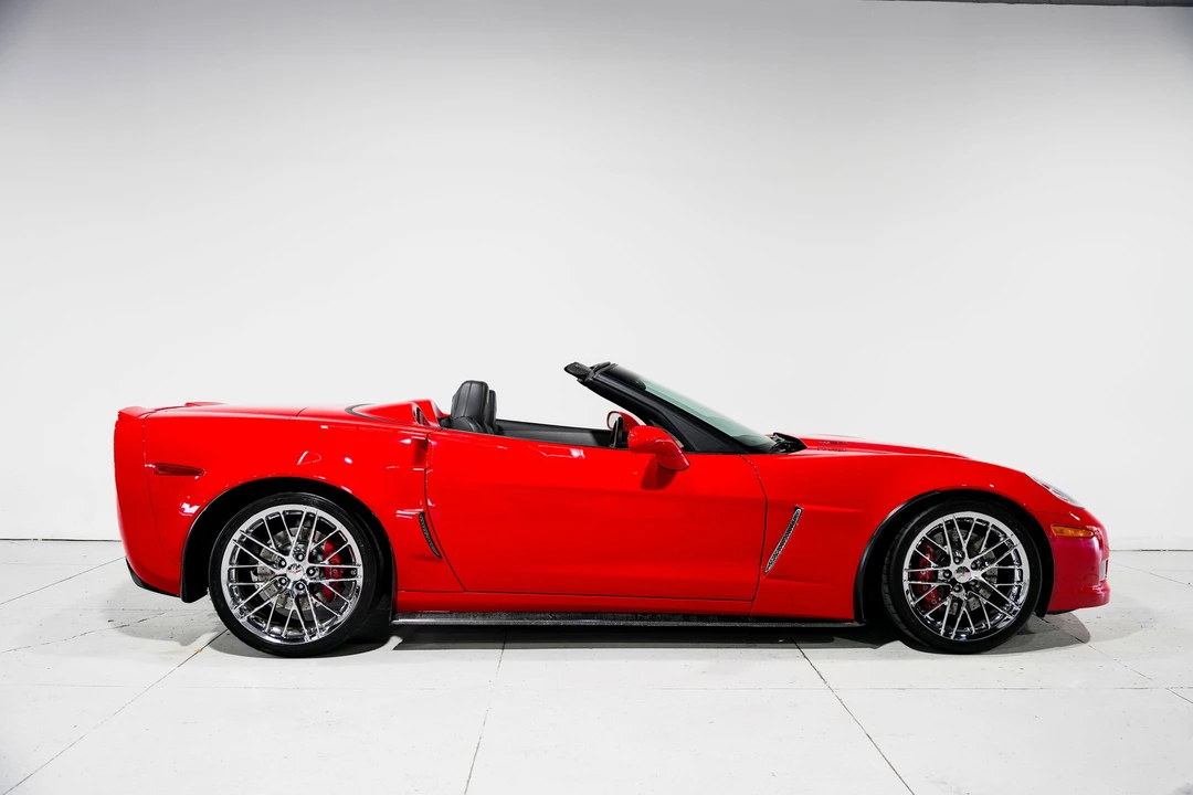 2013 Chevrolet Corvette C6 - Image 2 of 31