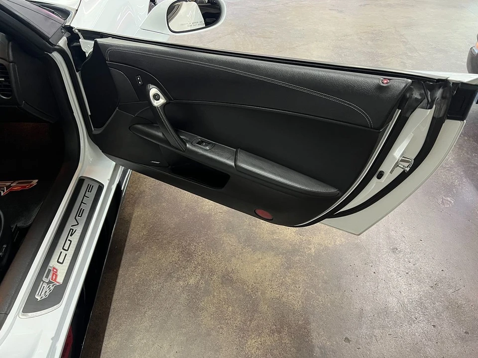 2013 Chevrolet Corvette C6 - Image 15 of 21