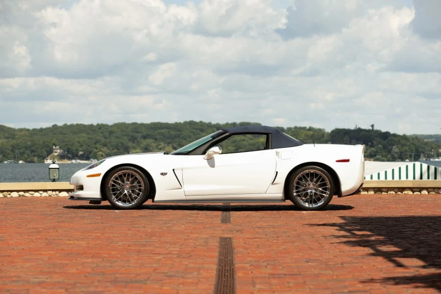 2013 Chevrolet Corvette C6 - Image 2 of 31