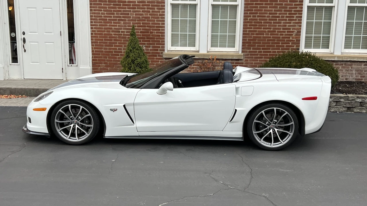 2013 Chevrolet Corvette C6 - Image 2 of 12