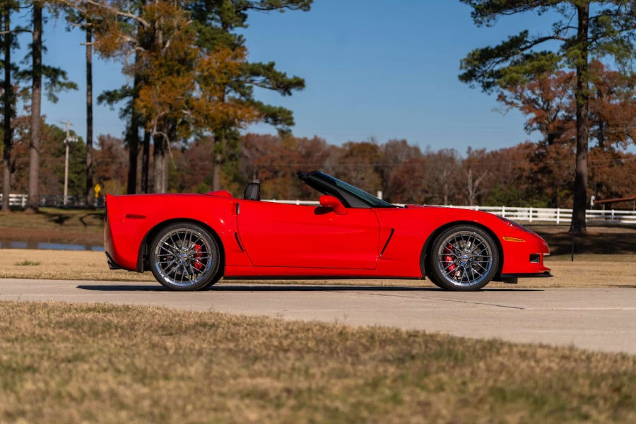 2013 Chevrolet Corvette C6 - Image 2 of 31