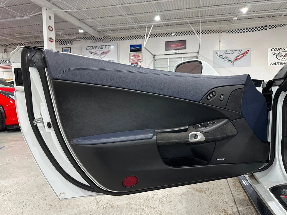 2013 Chevrolet Corvette C6 - Image 16 of 21