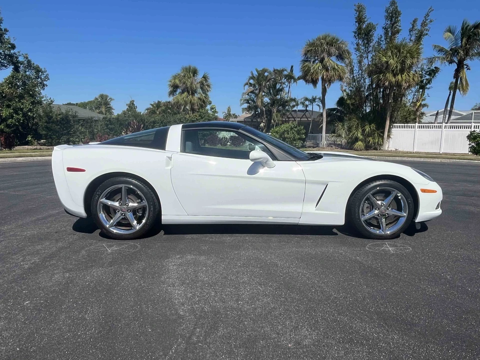 2013 Chevrolet Corvette C6 - Image 16 of 31