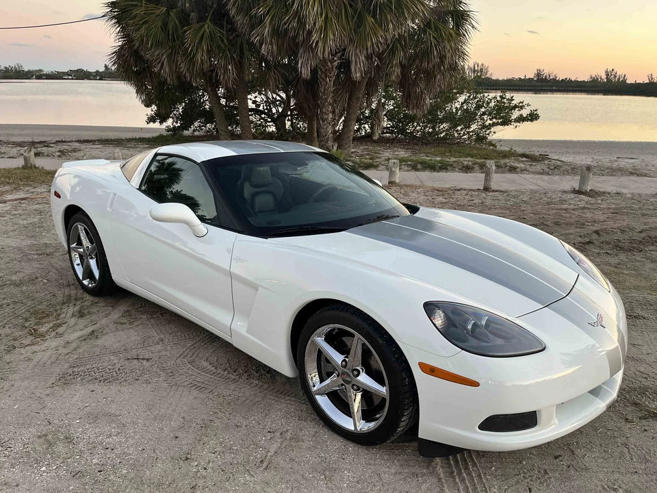 2013 Chevrolet Corvette C6 - Image 2 of 31