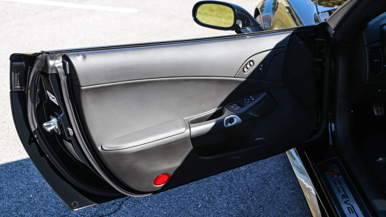 2013 Chevrolet Corvette C6 - Image 29 of 31
