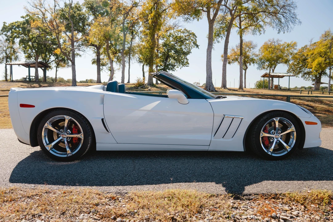 2013 Chevrolet Corvette C6 - Image 3 of 31