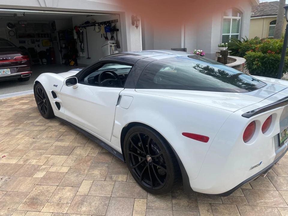 2013 Chevrolet Corvette C6 ZR1 - Image 2 of 15