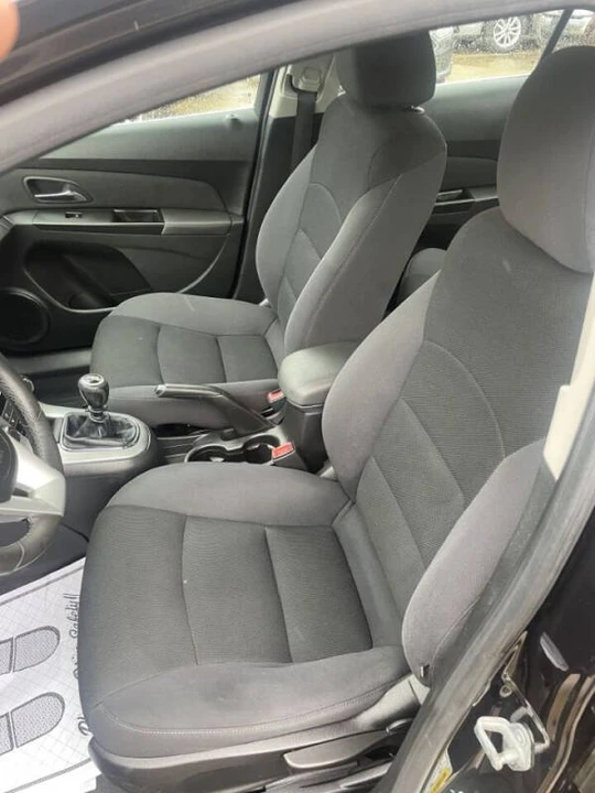 2013 Chevrolet Cruze - Image 10 of 18