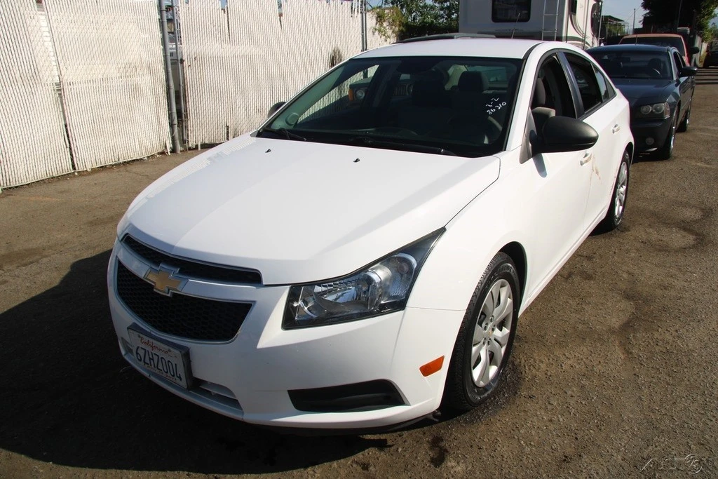2013 Chevrolet Cruze - Image 2 of 21