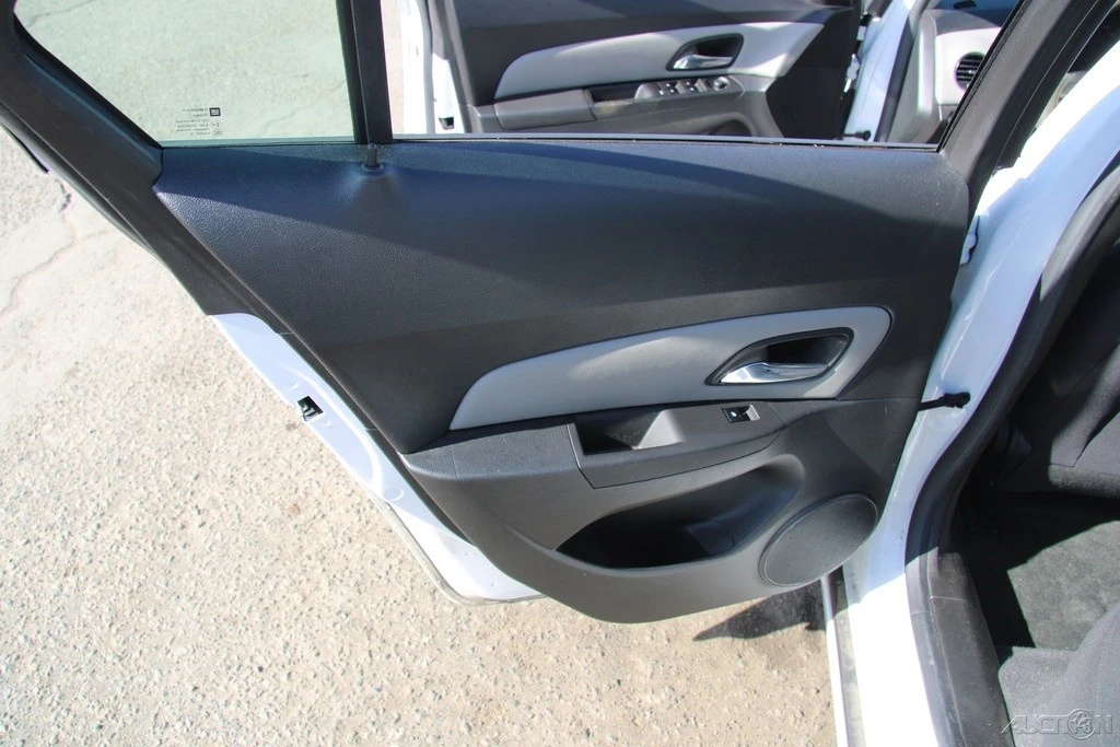 2013 Chevrolet Cruze - Image 18 of 21