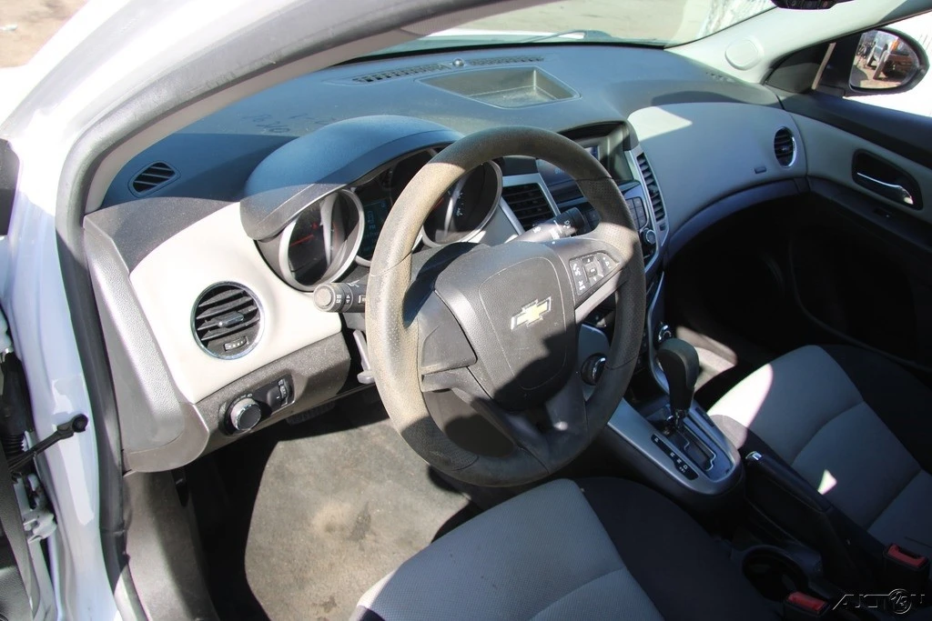 2013 Chevrolet Cruze - Image 13 of 21