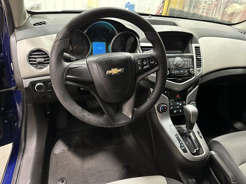 2013 Chevrolet Cruze - Image 8 of 12