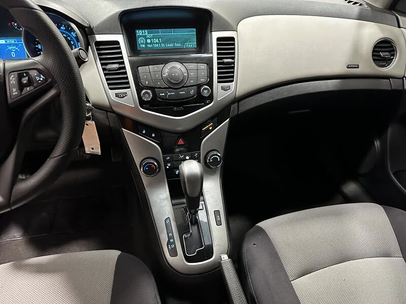 2013 Chevrolet Cruze - Image 10 of 12