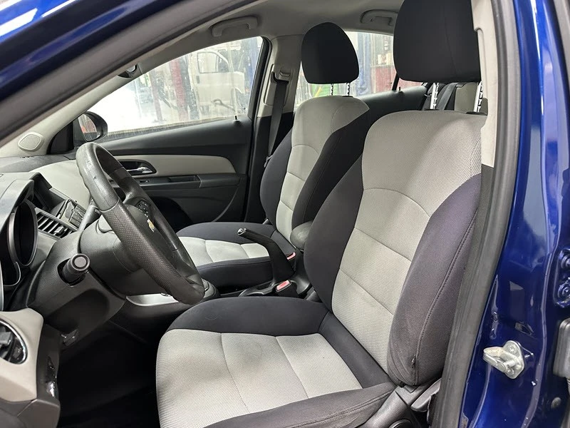 2013 Chevrolet Cruze - Image 10 of 21