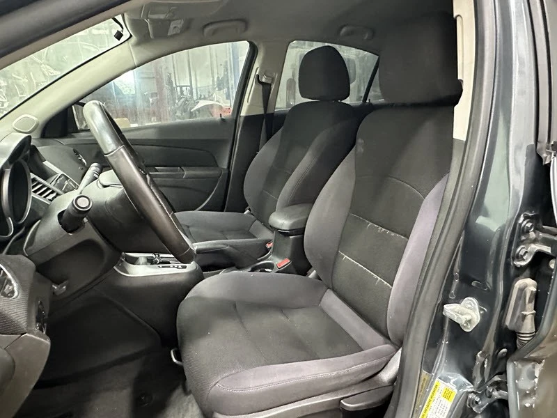 2013 Chevrolet Cruze - Image 11 of 21