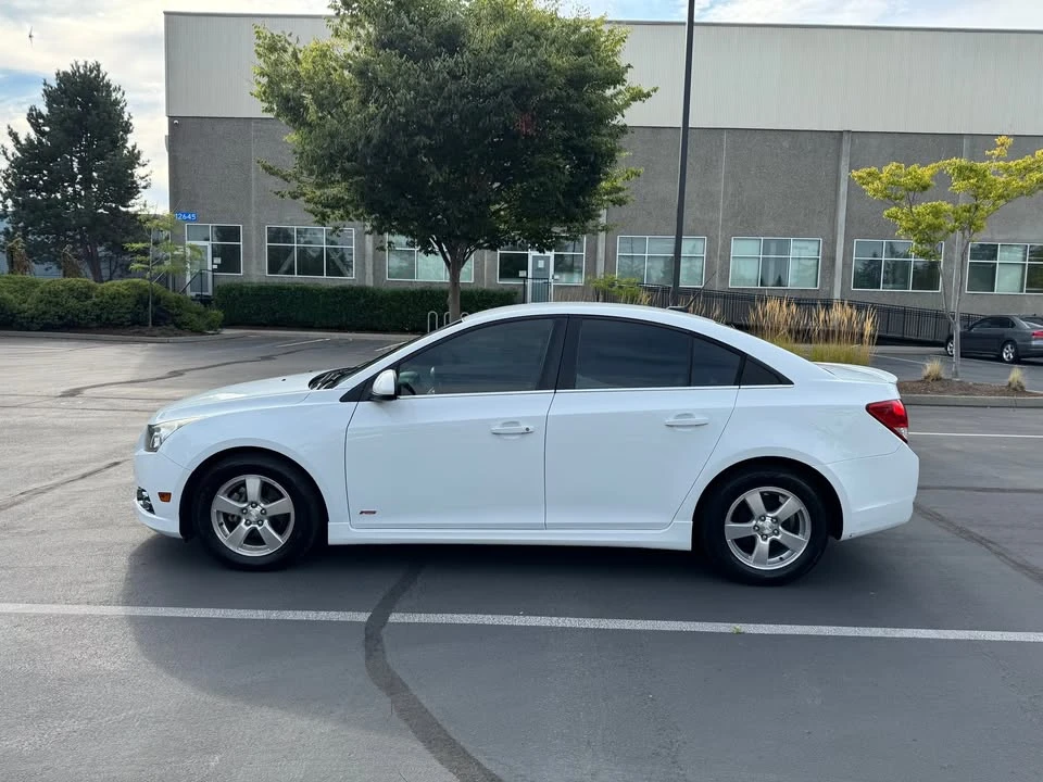 2013 Chevrolet Cruze - Image 2 of 16