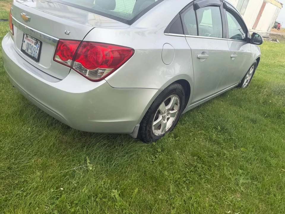 2013 Chevrolet Cruze - Image 2 of 11