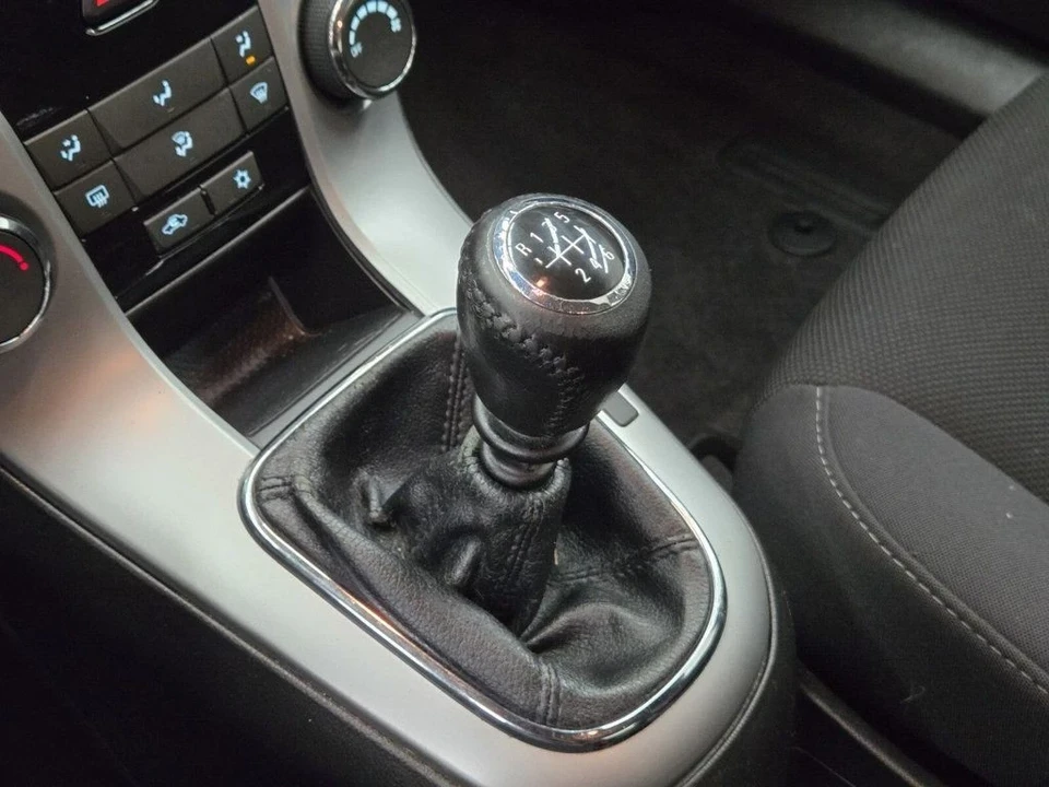 2013 Chevrolet Cruze - Image 19 of 21