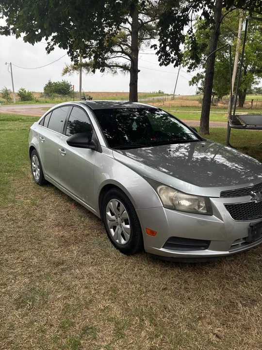 2013 Chevrolet Cruze - Image 2 of 9