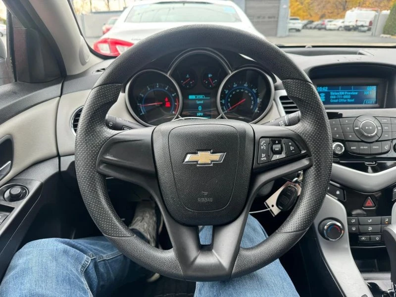 2013 Chevrolet Cruze - Image 10 of 12