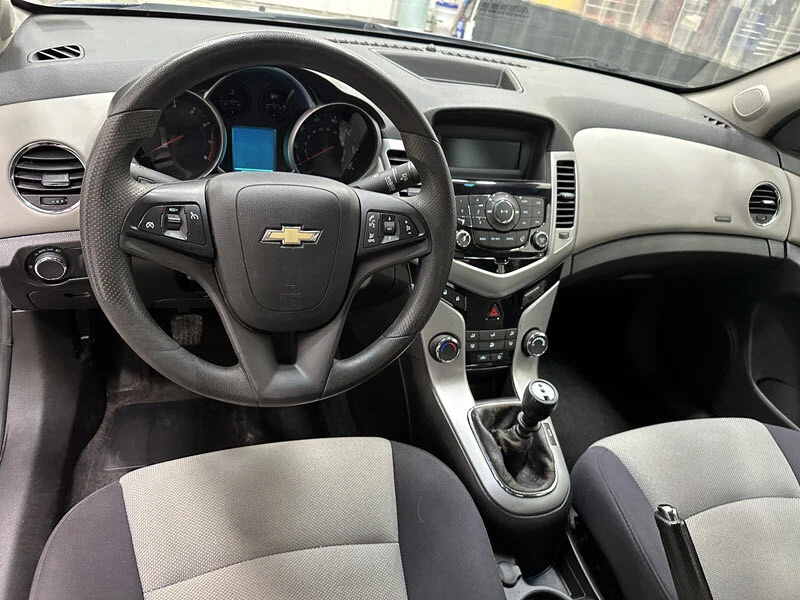 2013 Chevrolet Cruze - Image 9 of 12